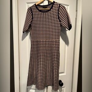 Ann Taylor Pink and Navy Houndstooth Midi A-Line Fit and Flare dress, size SP